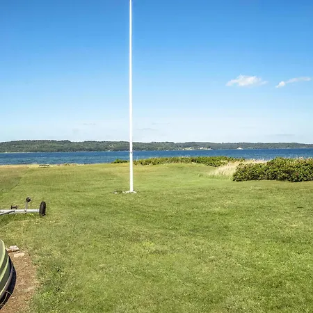Svalebo Holiday home *