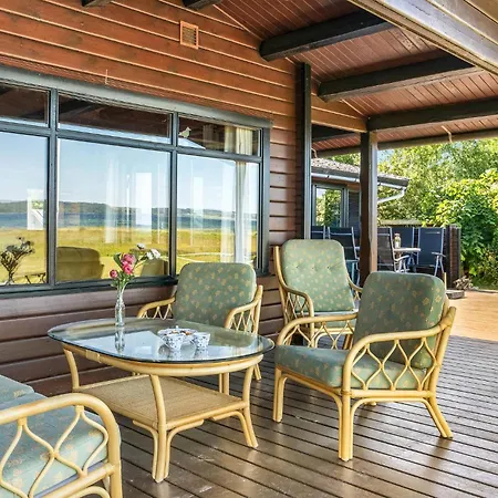 Svalebo Holiday home *